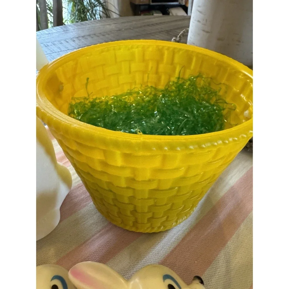 Vintage Peoria Blow Mold Easter Bunny Yellow Basket Rabbit Wind-Up Toy